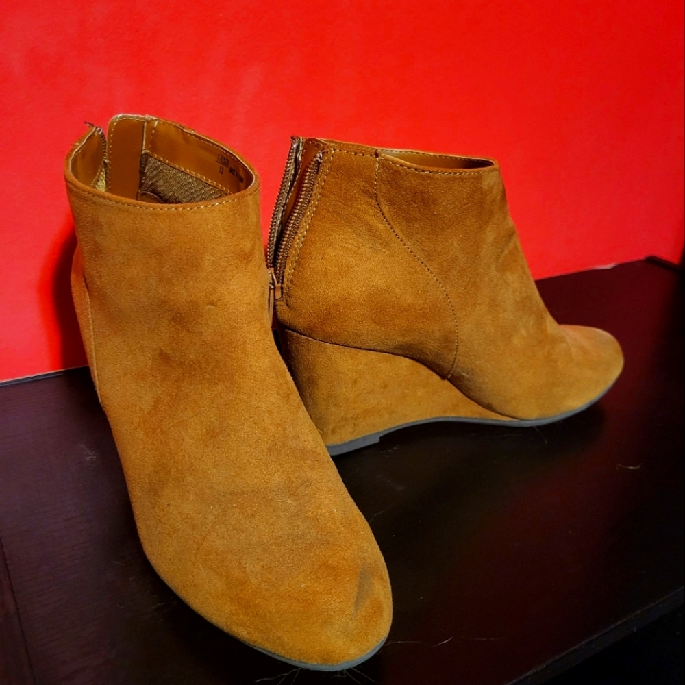 Wedged booties